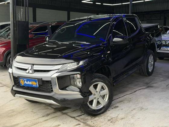 MITSUBISHI L200 TRITON 2.4 16V TURBO DIESEL SPORT GLS CD 4P 4X4 AUTOMÁTICO